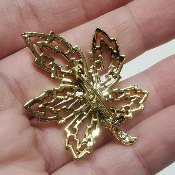 Vintage Golden Maple Leaf Brooch - Picture 5 of 5